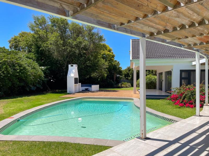 To Let 6 Bedroom Property for Rent in Constantia Western Cape